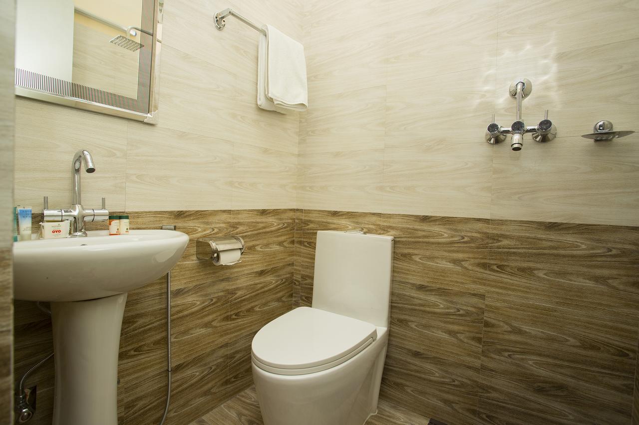 Oyo 131 Hotel Milarepa Katmandu Zewnętrze zdjęcie